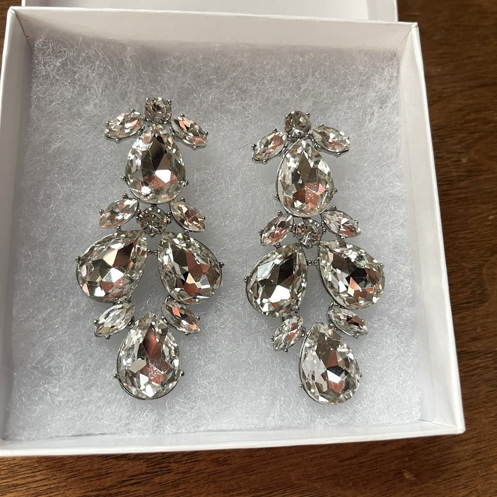 Rhinestone glam earrings. Perfect for prom, date night, wedding or NYE. So fun!